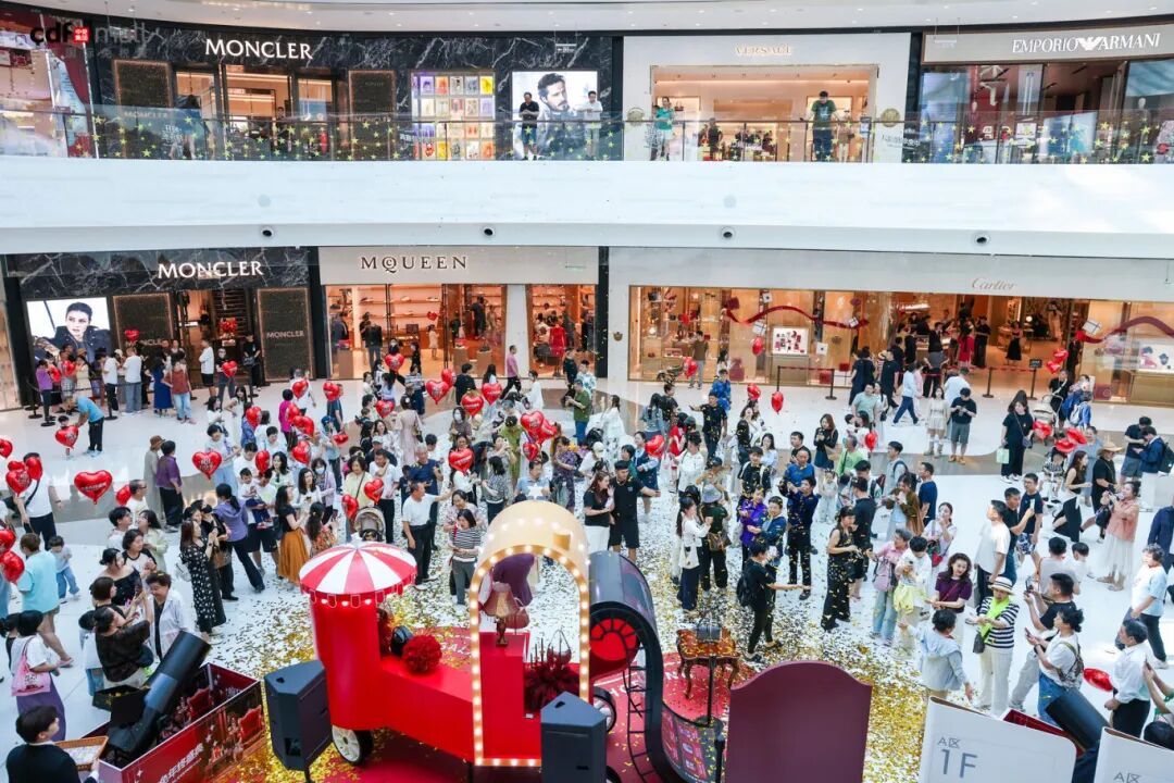 封关首日!三亚免税销售额1.18亿元 封关首日!三亚免税销售额1.18亿元