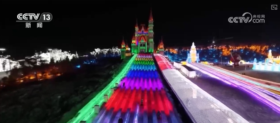 “夜滑”“景+滑”“剧+滑”跨界融合 “一站式”冰雪体验点燃冰雪消费热引擎