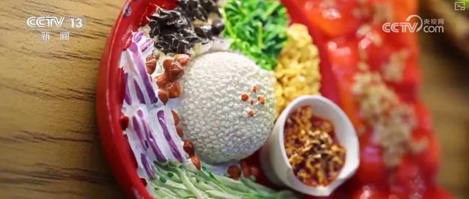 尝过“烟火”拥抱“冰雪”新体验开启消费新密码 早市里的城市温度推升文旅消费热力