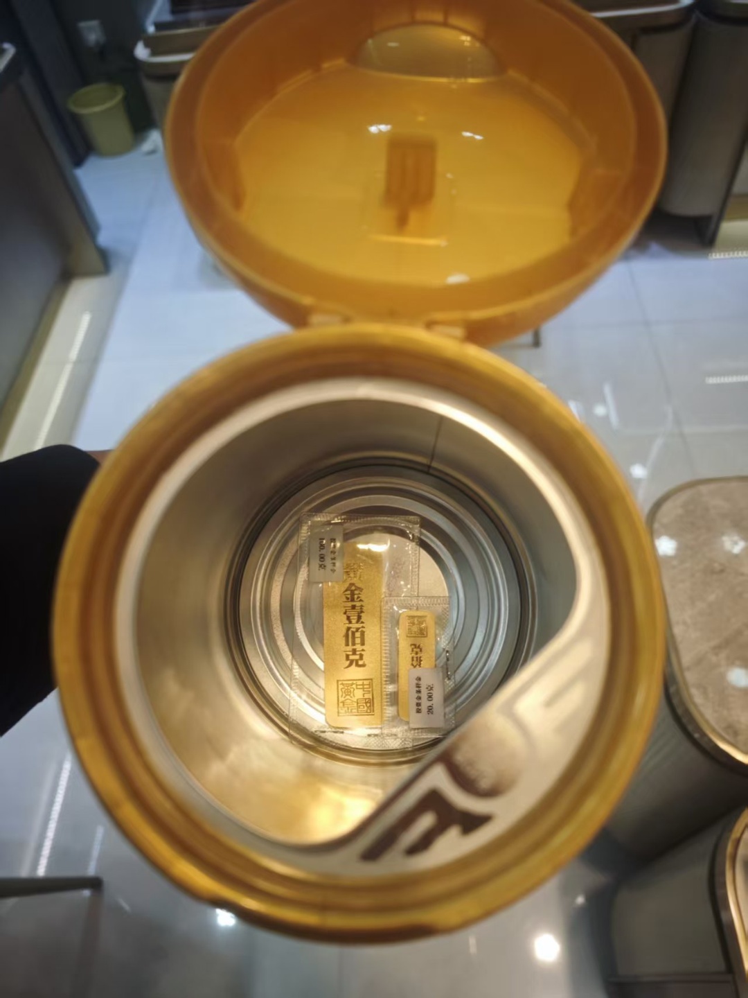 邮寄“罐装”黄金……年赚百万的“剧本”，又更新了？！