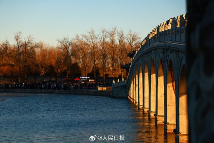 颐和园金光穿洞绝美光影