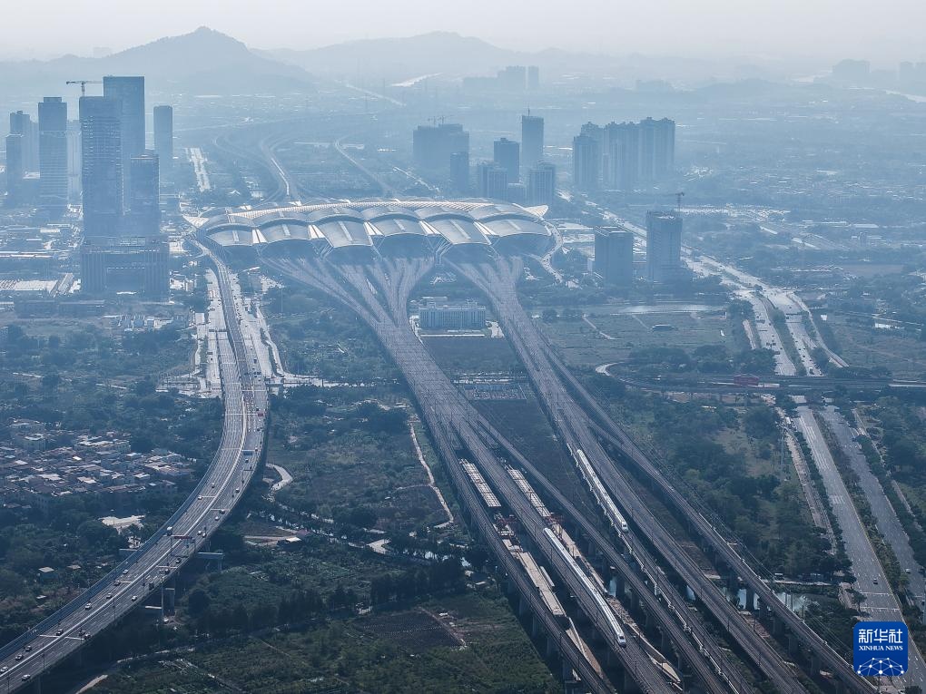 广州:保障“高铁进城”施工安全 广州:保障“高铁进城”施工安全