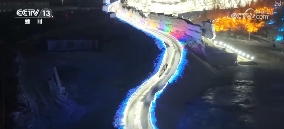 “夜滑”“景+滑”“剧+滑”跨界融合 “一站式”冰雪体验点燃冰雪消费热引擎