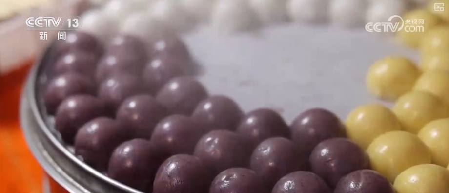 尝过“烟火”拥抱“冰雪”新体验开启消费新密码 早市里的城市温度推升文旅消费热力