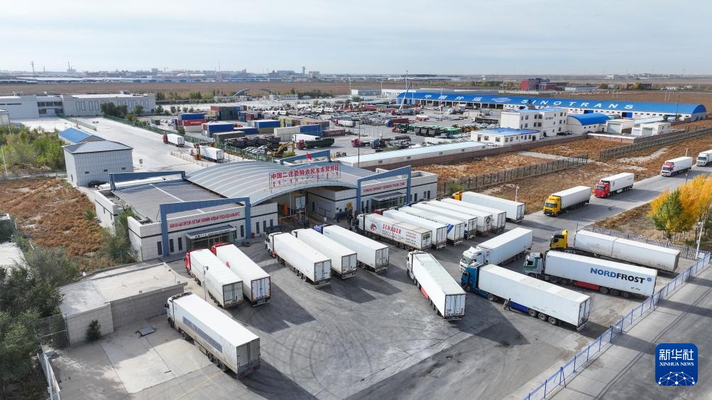 二连浩特口岸出入境流量创历史新高