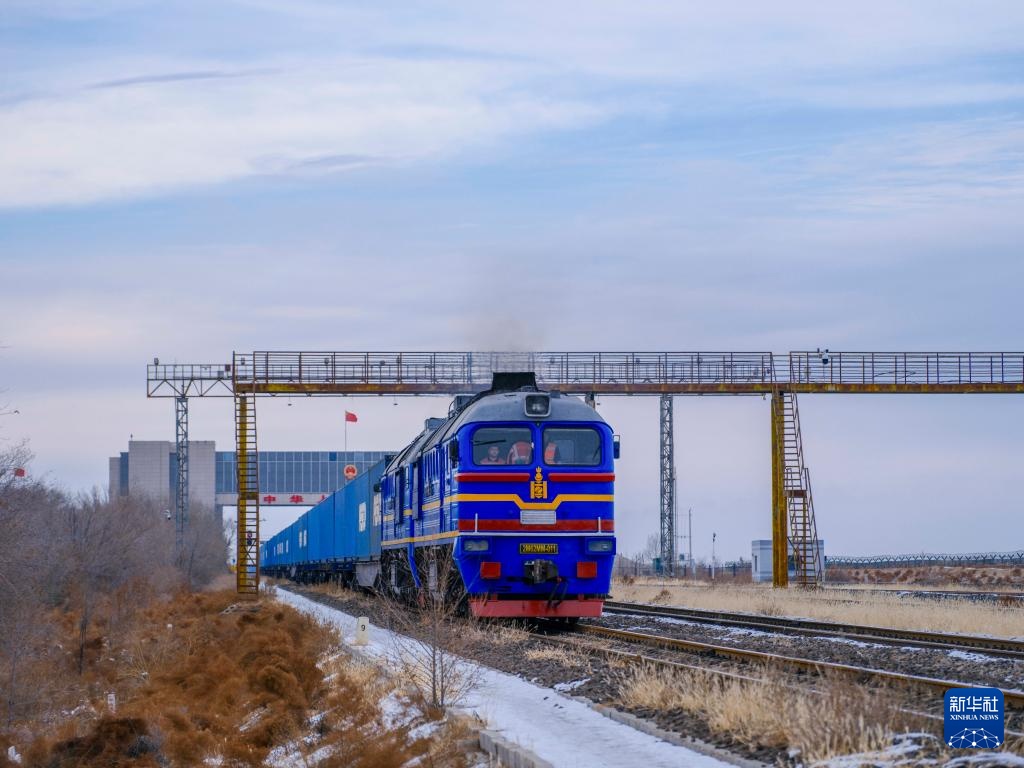 二连浩特口岸出入境流量创历史新高