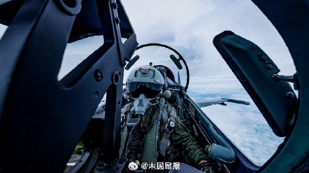 苍穹利刃！战机与蓝天的适配度太高了