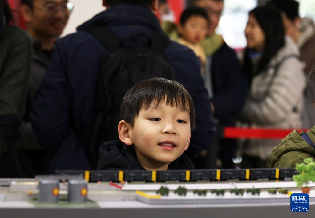 “铁路微缩世界”亮相上海市群艺馆 “铁路微缩世界”亮相上海市群艺馆