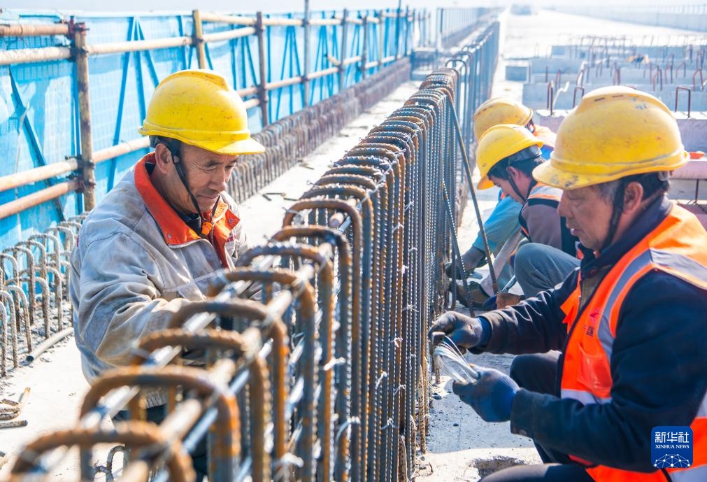 西渝高铁赵家普里河特大桥合龙 西渝高铁赵家普里河特大桥合龙