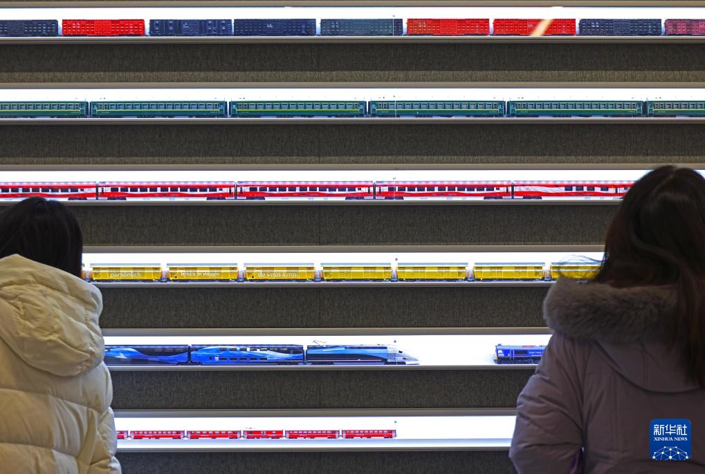 “铁路微缩世界”亮相上海市群艺馆 “铁路微缩世界”亮相上海市群艺馆