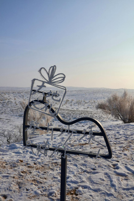 沙漠与雪同框，冬日新疆的浪漫奇遇！