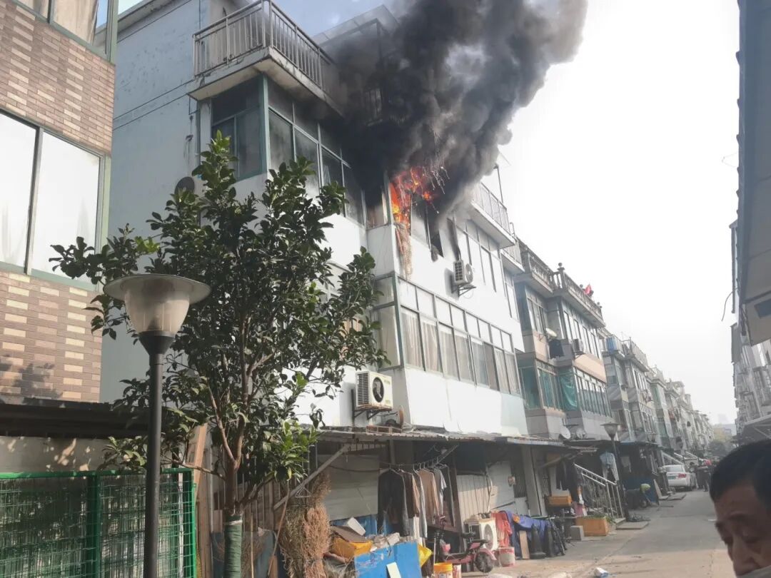 无人杂货铺，鸡蛋饮料集体遭“暗杀”？原因太常见！