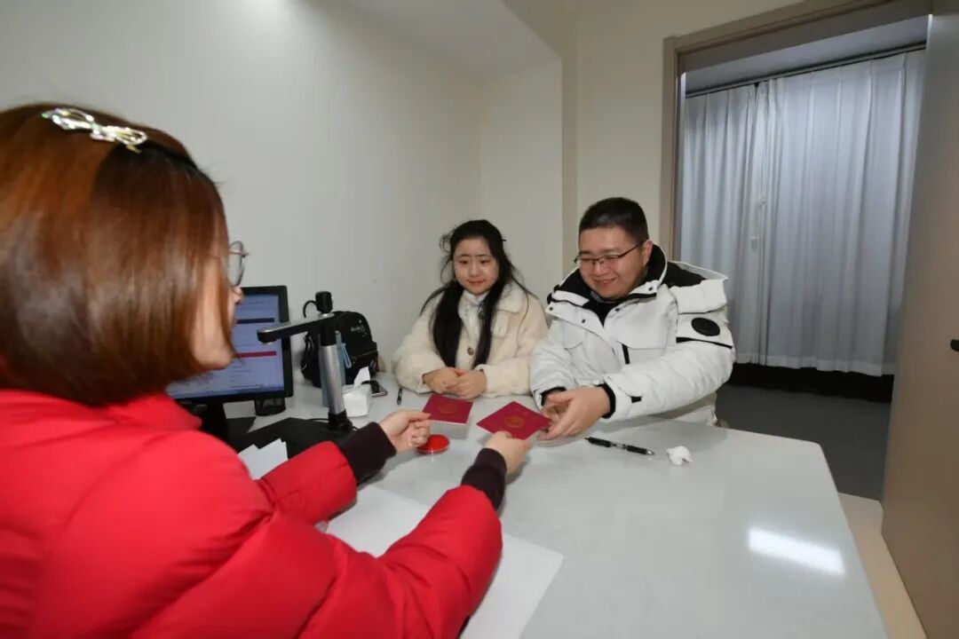 恭喜！今天我们结婚了！