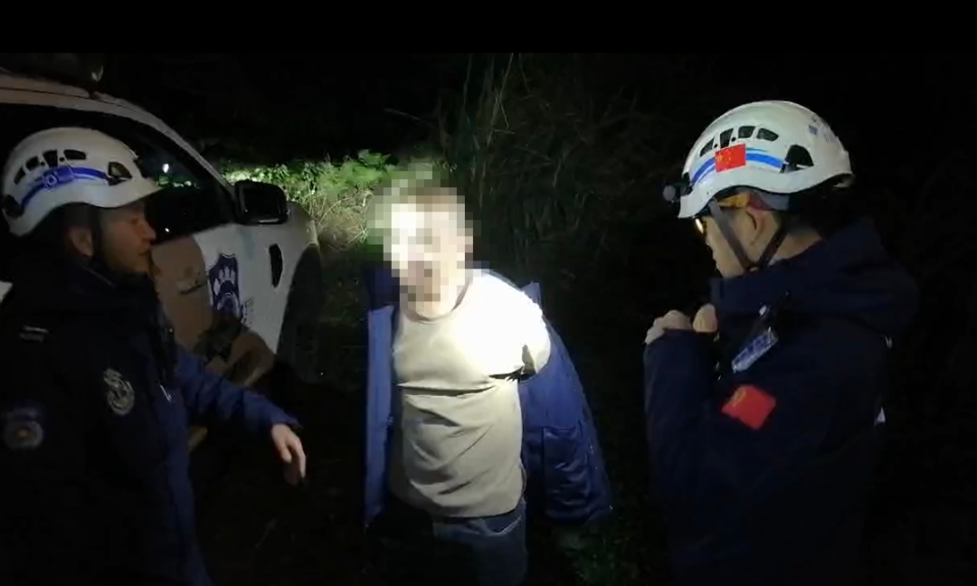 跨年夜紧急救援！厦门小坪山突发，无人机出动……