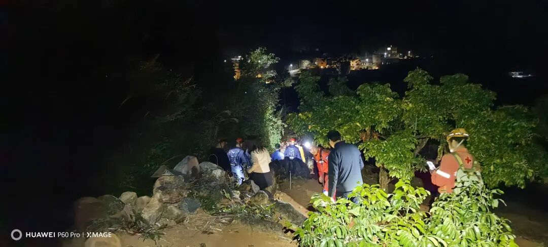 跨年夜紧急救援！厦门小坪山突发，无人机出动……