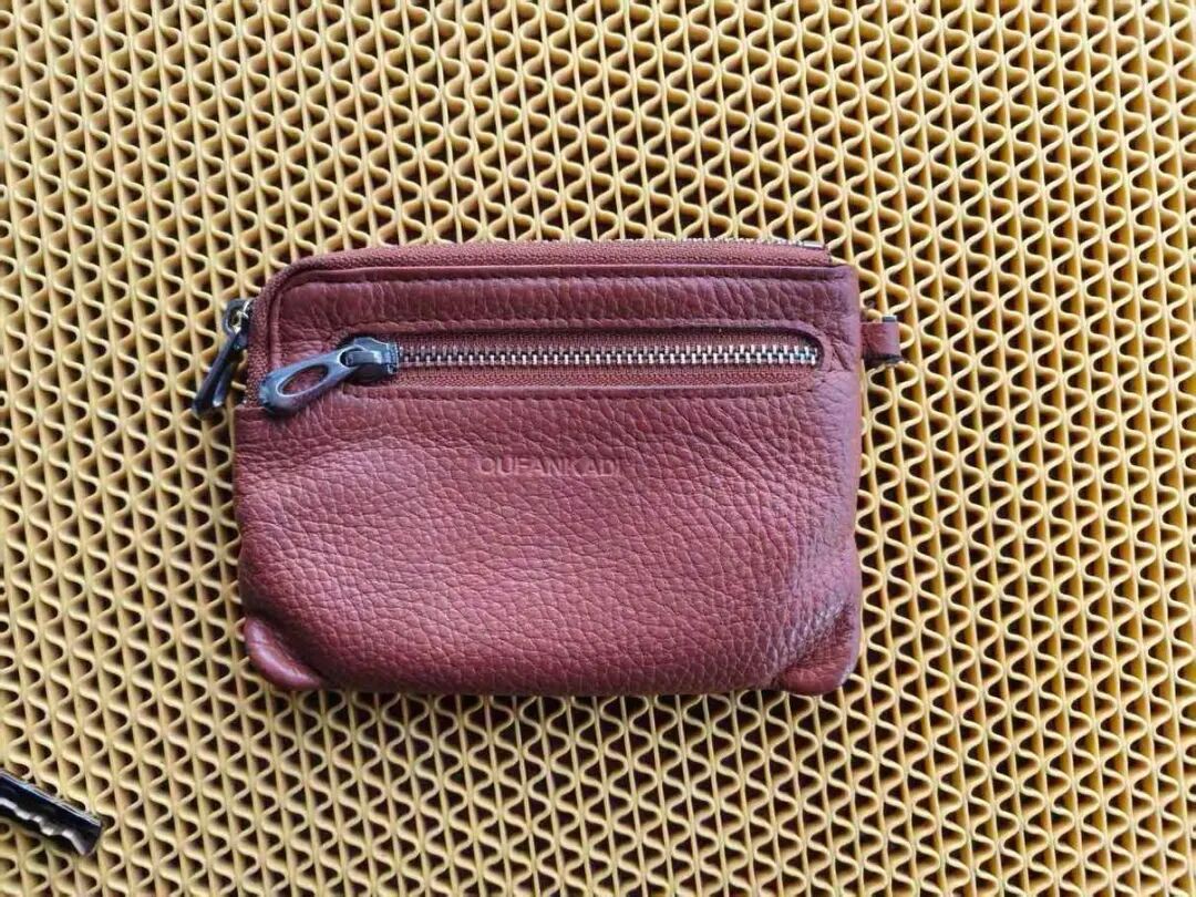 看到这张模糊的照片,店老板立即报警 看到这张模糊的照片,店老板立即报警