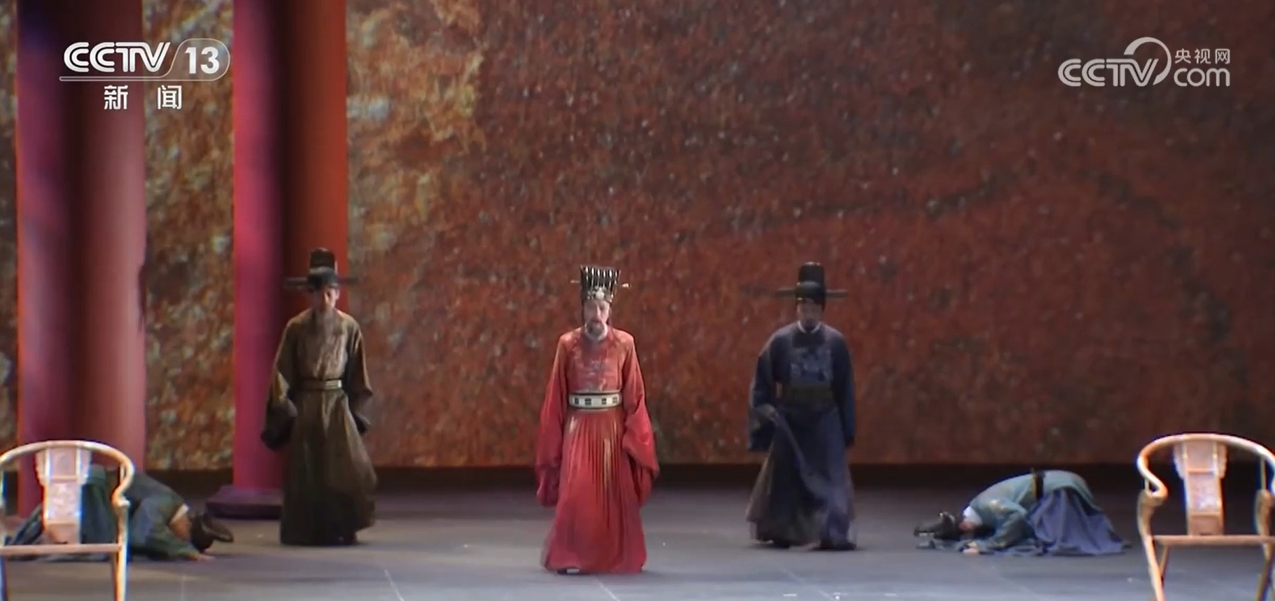 京剧演出一票难求 年轻观众成主力 折射传统文化美丽魅力与文化自信