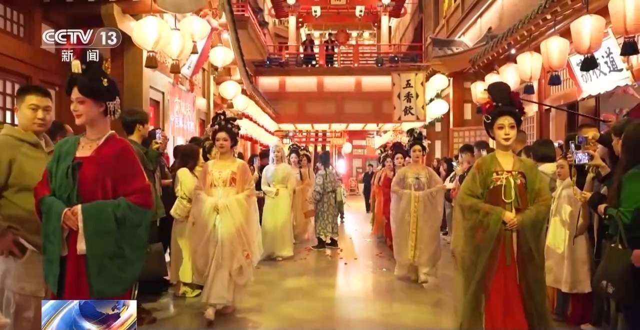 看唐代杂耍、和“李白”聊天 沉浸式演艺策划师这样创作节目