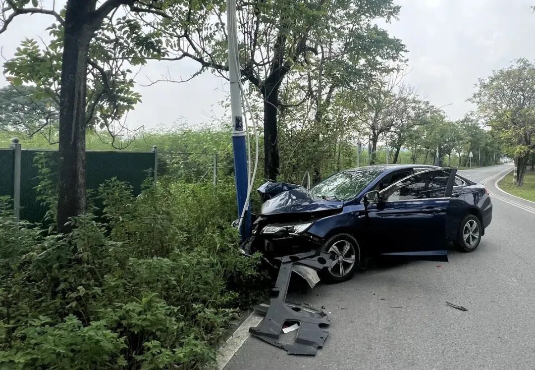 不要在车里放小玩偶了，跟子弹一样！