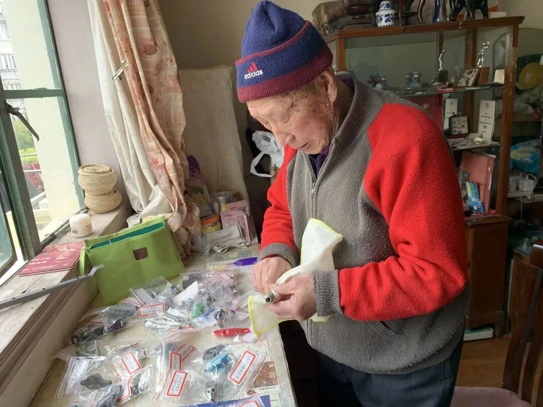 上海足坛泰斗逝世!为国家培养大批人才,被誉为中国第一金哨!遗体已无偿捐献 上海足坛泰斗逝世!为国家培养大批人才,被誉为中国第一金哨!遗体已无偿捐献