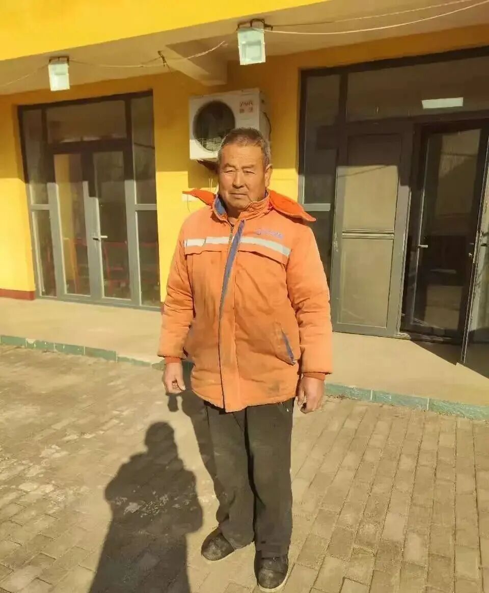 “旧灯罩里装着19万8！”