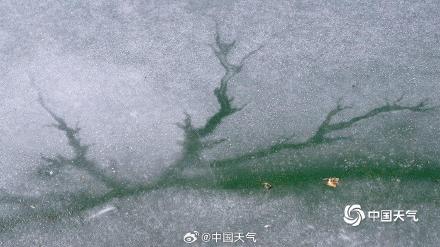 小寒不寒 北京颐和园湖水尚未冻实 小寒不寒 北京颐和园湖水尚未冻实