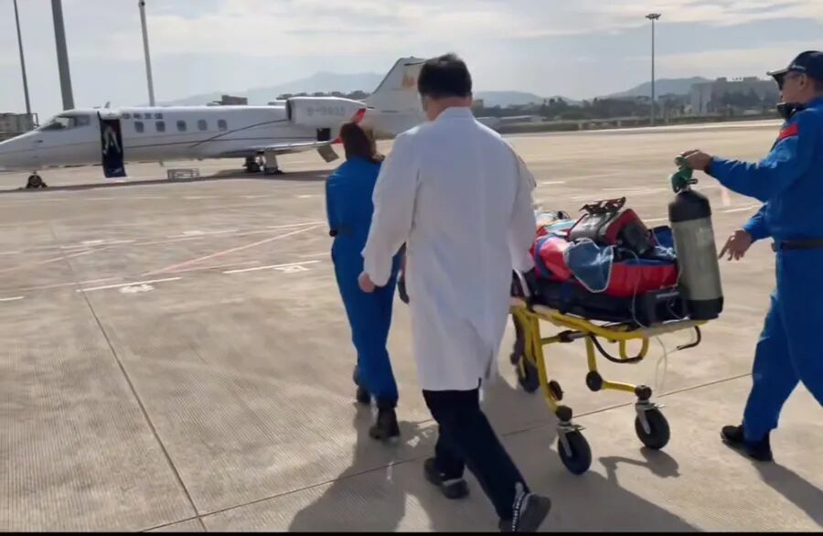 全网心疼！16岁舞狮少年意外坠落，或终生靠呼吸机生存？上海天花板级专家出手