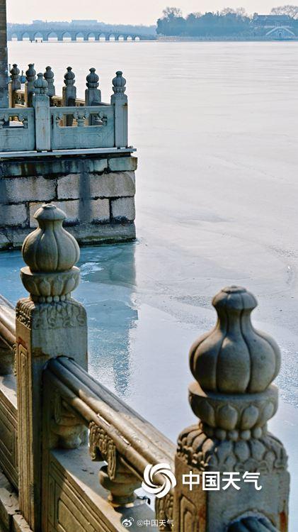 小寒不寒 北京颐和园湖水尚未冻实 小寒不寒 北京颐和园湖水尚未冻实