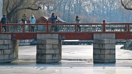 小寒不寒 北京颐和园湖水尚未冻实 小寒不寒 北京颐和园湖水尚未冻实