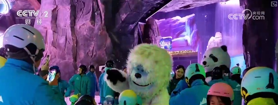 “冷”资源“热”起来变身“流量担当” 冰雪经济“热效应”活力涌动 “冷”资源“热”起来变身“流量担当” 冰雪经济“热效应”活力涌动