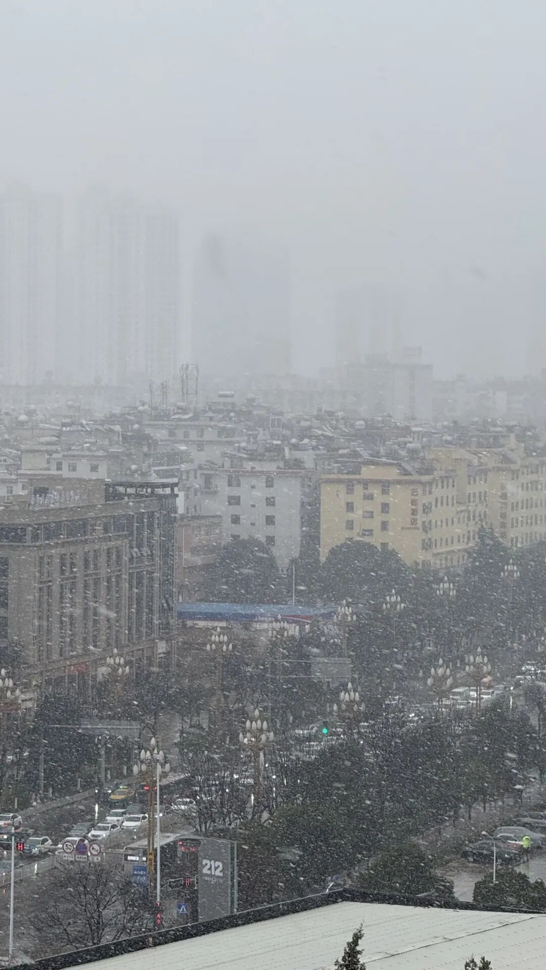 冷冷冷！今早，昆明体感0℃！云南多地下雪了