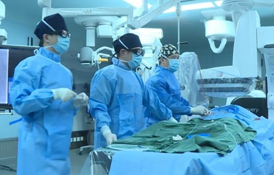 浙江40岁男子与妻子大吵后“突然胸口像被撕开…”医生诊断吓坏全家