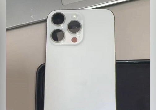 男子用iPhone手机抵押4000元，几日后以“打电话”为由取回手机夺门而逃