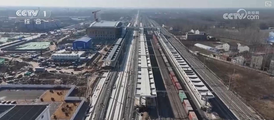 开年即冲刺!港口码头、重大工程、科技创新……各领域火热开局积聚经济发展“底气” 开年即冲刺!港口码头、重大工程、科技创新……各领域火热开局积聚经济发展“底气”