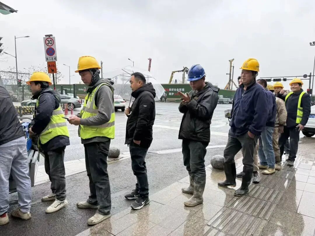 10元管饱，15分钟售罄！杭州39岁女子辞职亏本卖盒饭，卖出了……