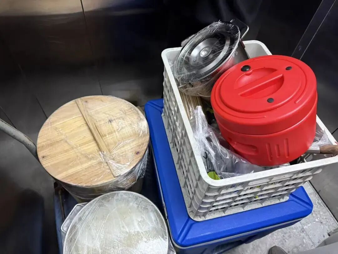 10元管饱，15分钟售罄！杭州39岁女子辞职亏本卖盒饭，卖出了……