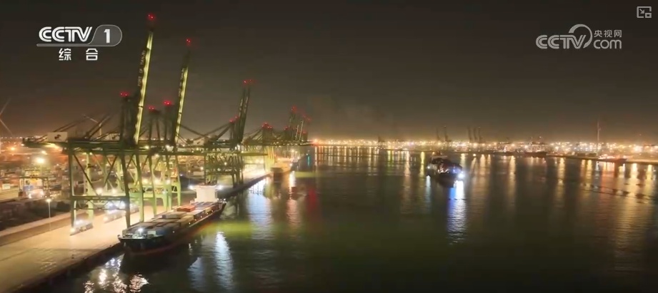 开年即冲刺!港口码头、重大工程、科技创新……各领域火热开局积聚经济发展“底气” 开年即冲刺!港口码头、重大工程、科技创新……各领域火热开局积聚经济发展“底气”