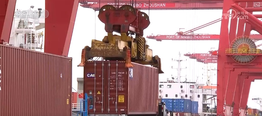 开年即冲刺!港口码头、重大工程、科技创新……各领域火热开局积聚经济发展“底气” 开年即冲刺!港口码头、重大工程、科技创新……各领域火热开局积聚经济发展“底气”