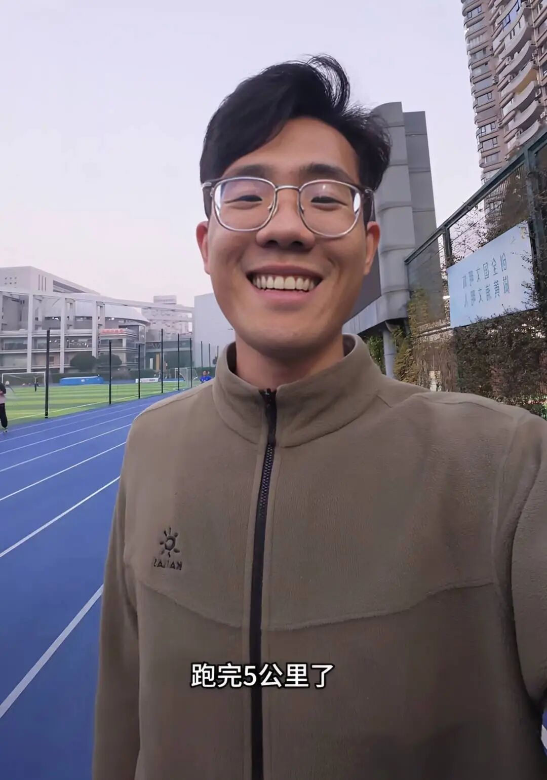 “小伙儿上门教成年人骑自行车”火了!两节课包会,累计已收入27万元 “小伙儿上门教成年人骑自行车”火了!两节课包会,累计已收入27万元