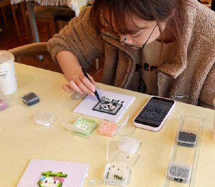 骨科医生：低头达60度压力将增至54斤左右