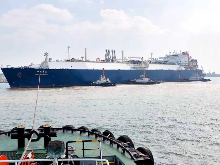 海南洋浦港迎来2026年首艘LNG运输船 海南洋浦港迎来2026年首艘LNG运输船