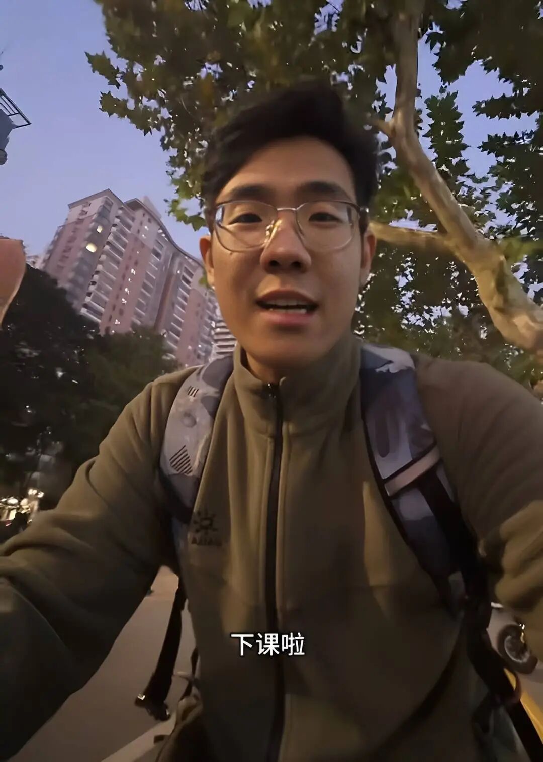 “小伙儿上门教成年人骑自行车”火了!两节课包会,累计已收入27万元 “小伙儿上门教成年人骑自行车”火了!两节课包会,累计已收入27万元