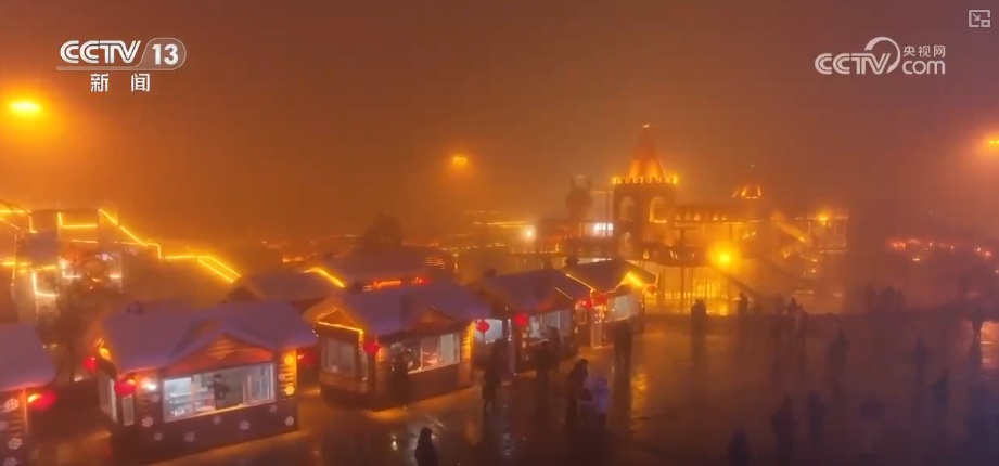 “滑雪+”激活复合式需求释放消费潜力 创新场景“错峰夜滑”“南国雪乡”圈粉留人