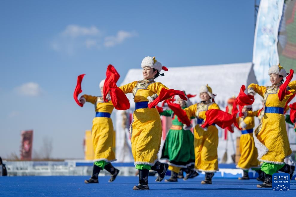 呼和浩特：哈素海第四届冬捕节开幕