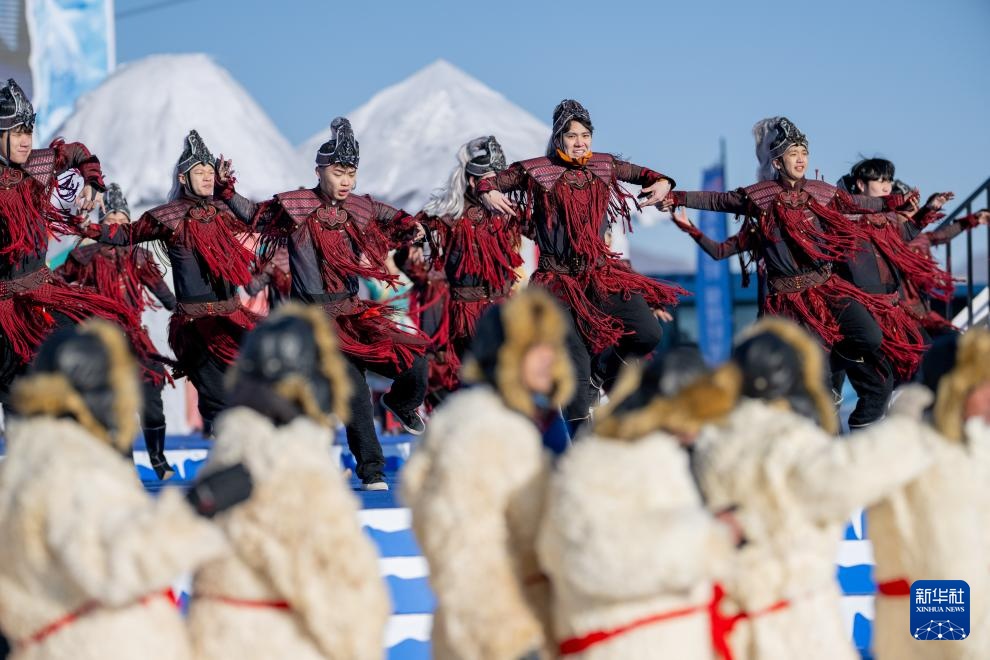 呼和浩特：哈素海第四届冬捕节开幕