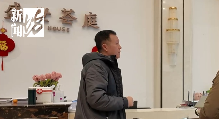 沪一男子崩溃求救：有家难回！根本进不了门…网友狠狠共情了