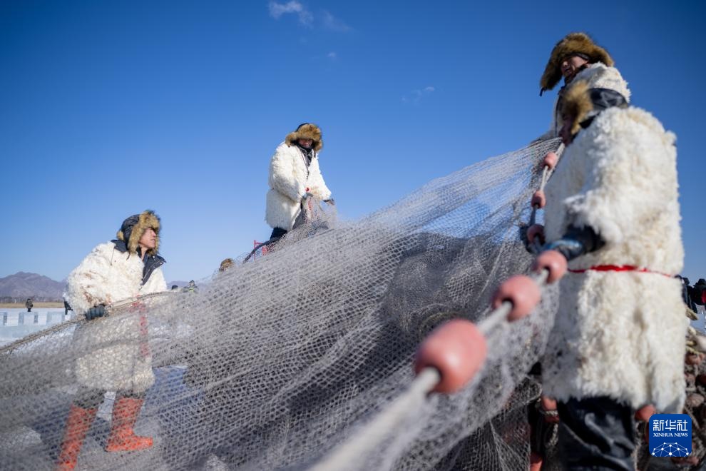 呼和浩特：哈素海第四届冬捕节开幕