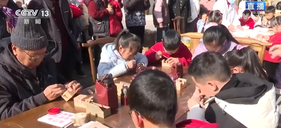 新年伊始消费升温年货市集火热 “顶流”美食满足味蕾活跃经济