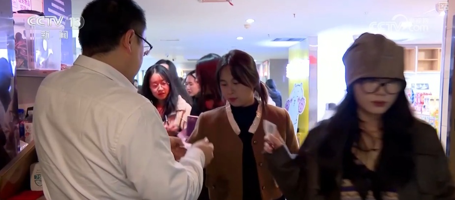 开年电影市场“新”观察·按下“启动键”！透过10亿元票房看消费市场活力足、潜力大