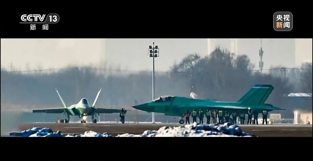 歼-35“新版”亮相，试飞机为啥是“绿皮机”？